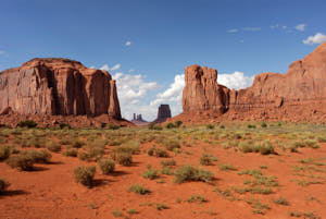 monument valley<br>NIKON D200, 20 mm, 100 ISO,  1/500 sec,  f : 6.7 , Distance :  m